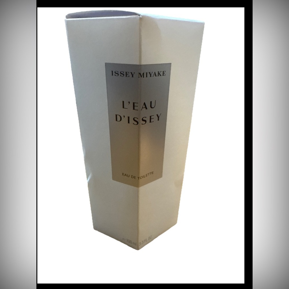 Issey Miyake L'Eau d'Issey Eau de Toilette in White Empty Box 100 ml 3.3 Fl Oz